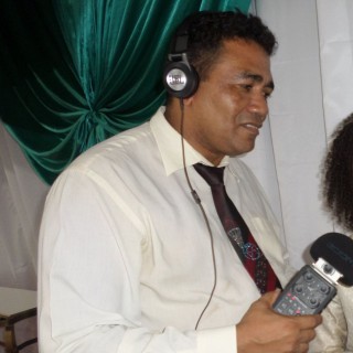 Pr: Manoel da Guir Radio paz no vale Camboriú - SC